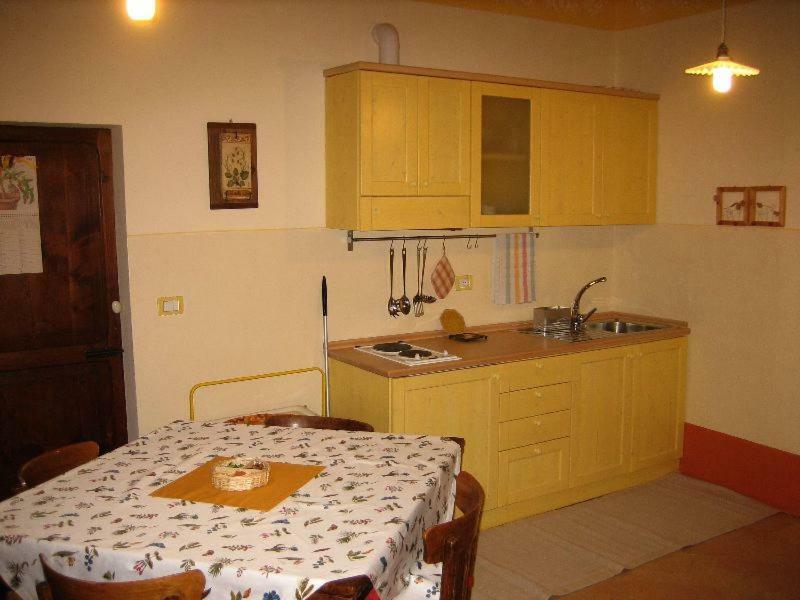 Bed & Breakfast Del Teatro Cagli Exteriör bild