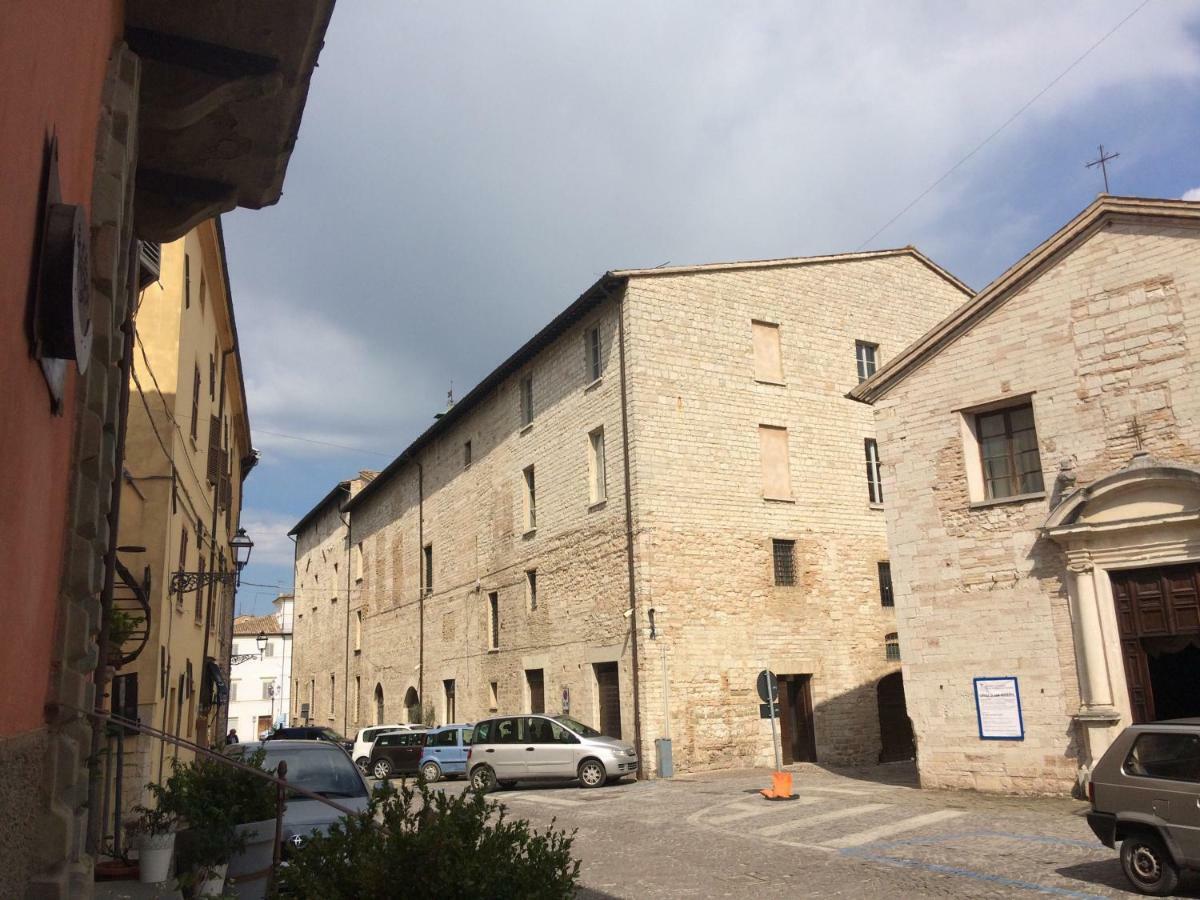 Bed & Breakfast Del Teatro Cagli Exteriör bild