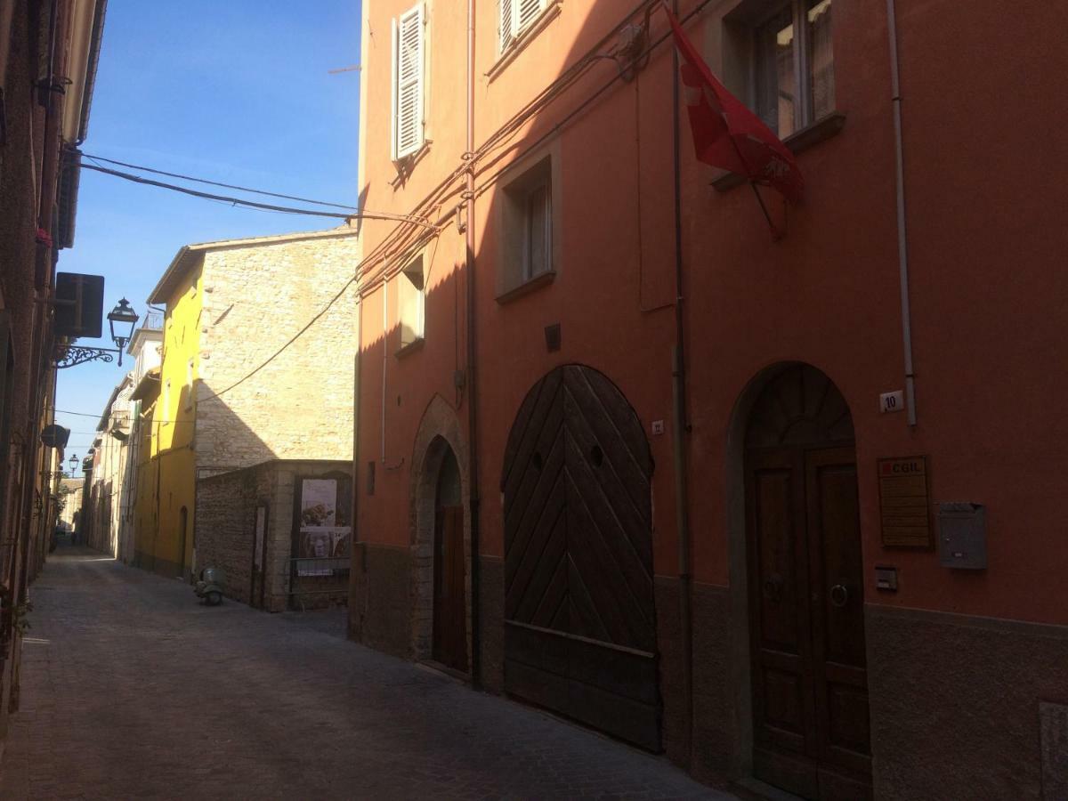 Bed & Breakfast Del Teatro Cagli Exteriör bild